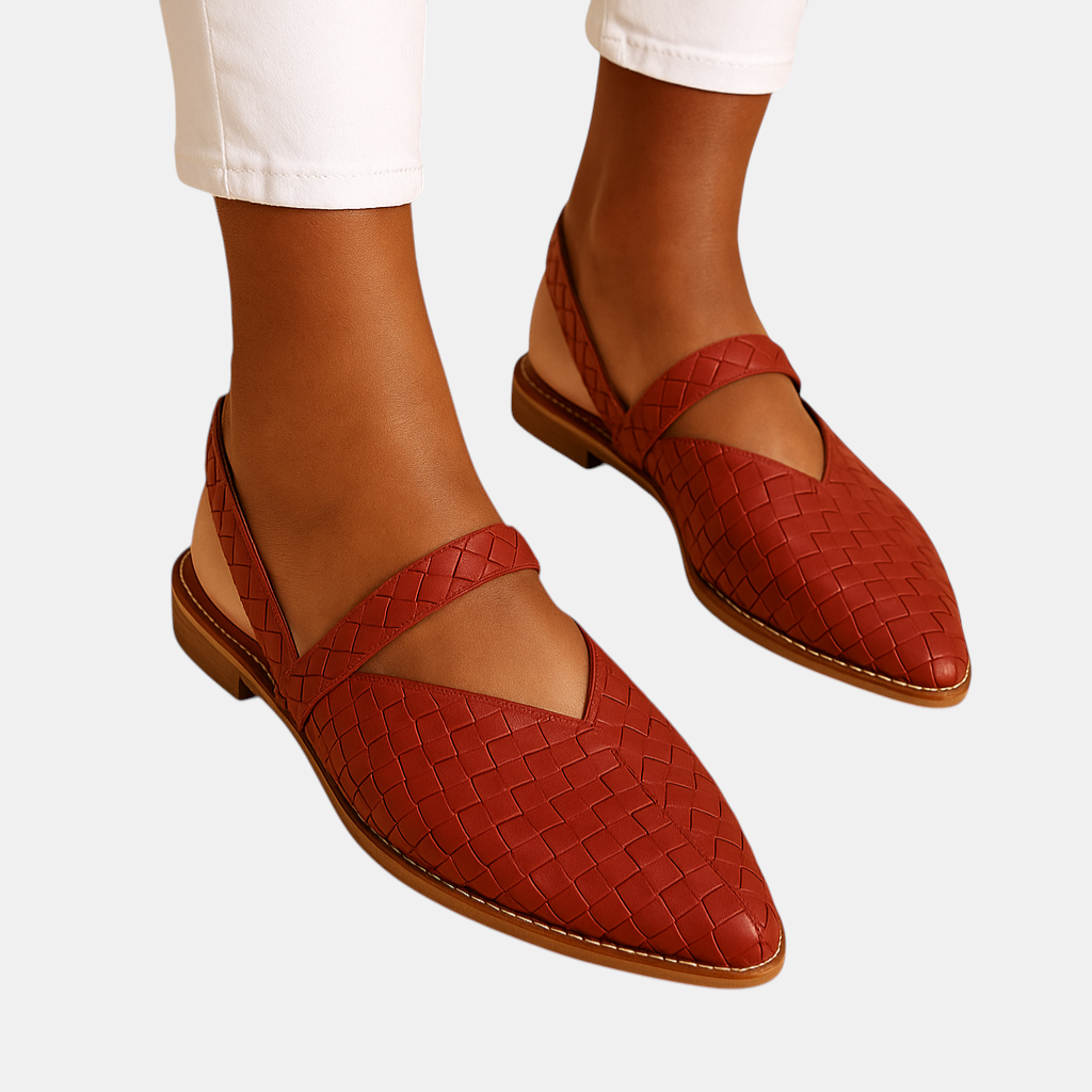 Sophisticated women's soft slipper sandals with plush insoles, refined finish and relaxed fit for daily wear or special event