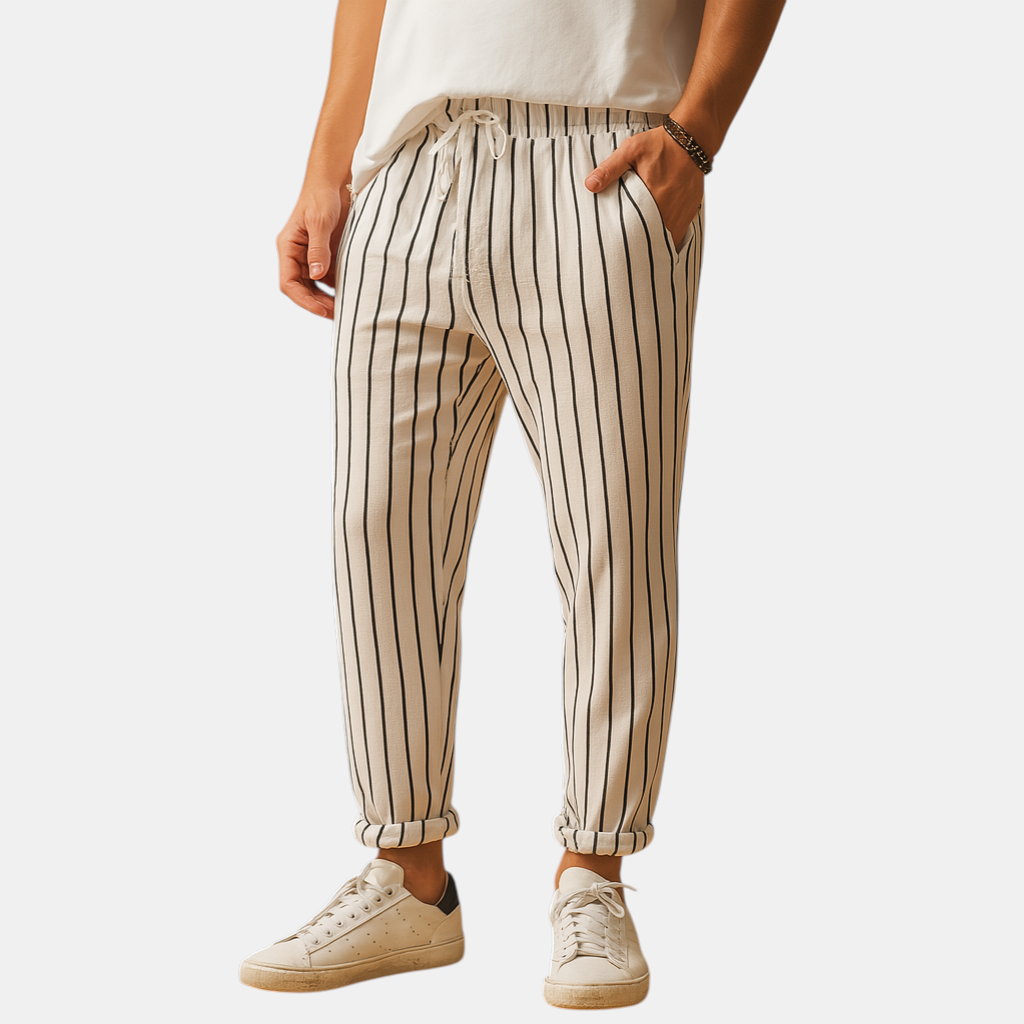 Casual herenbroek met strepen en trekkoord, perfect voor een ontspannen en stijlvolle zomerse outfit.
