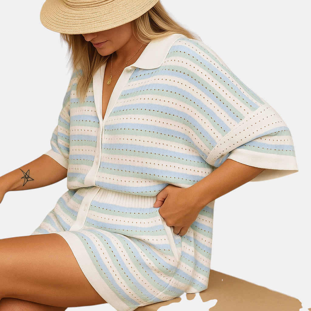 Dames zomerset met gestreepte blouse met knopen en high waist short, ideaal voor lente en zomer