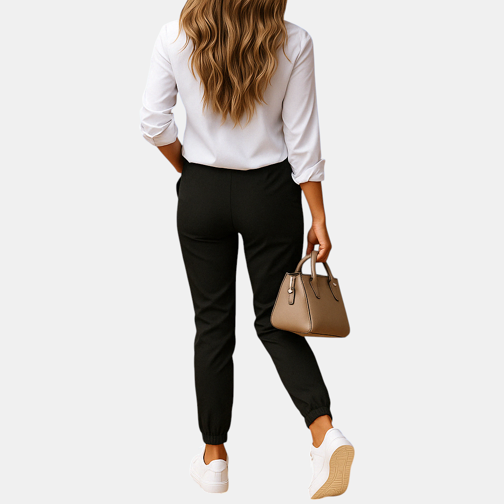 Dames chino broek met slim fit en stretch, verkrijgbaar in zwart, khaki en legergroen, perfect voor werk of casual outfits.