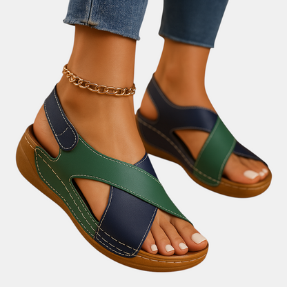Lichtgewicht wandelsandalen voor dames met ademende materialen en zachte voering, ideaal voor zomerse dagen en lange wandelingen.