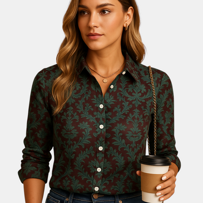 Dames blouse met levendig patroon en flatterende snit, perfect voor dagelijkse en feestelijke gelegenheden