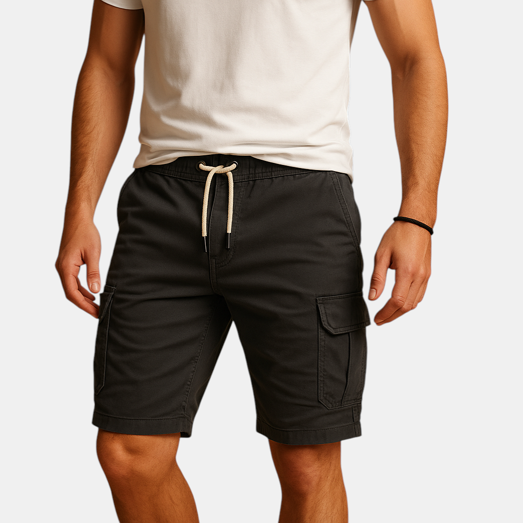 Luxueuze heren cargo shorts met ademende stof en meerdere zakken voor zomerse casual en outdoor activiteiten.