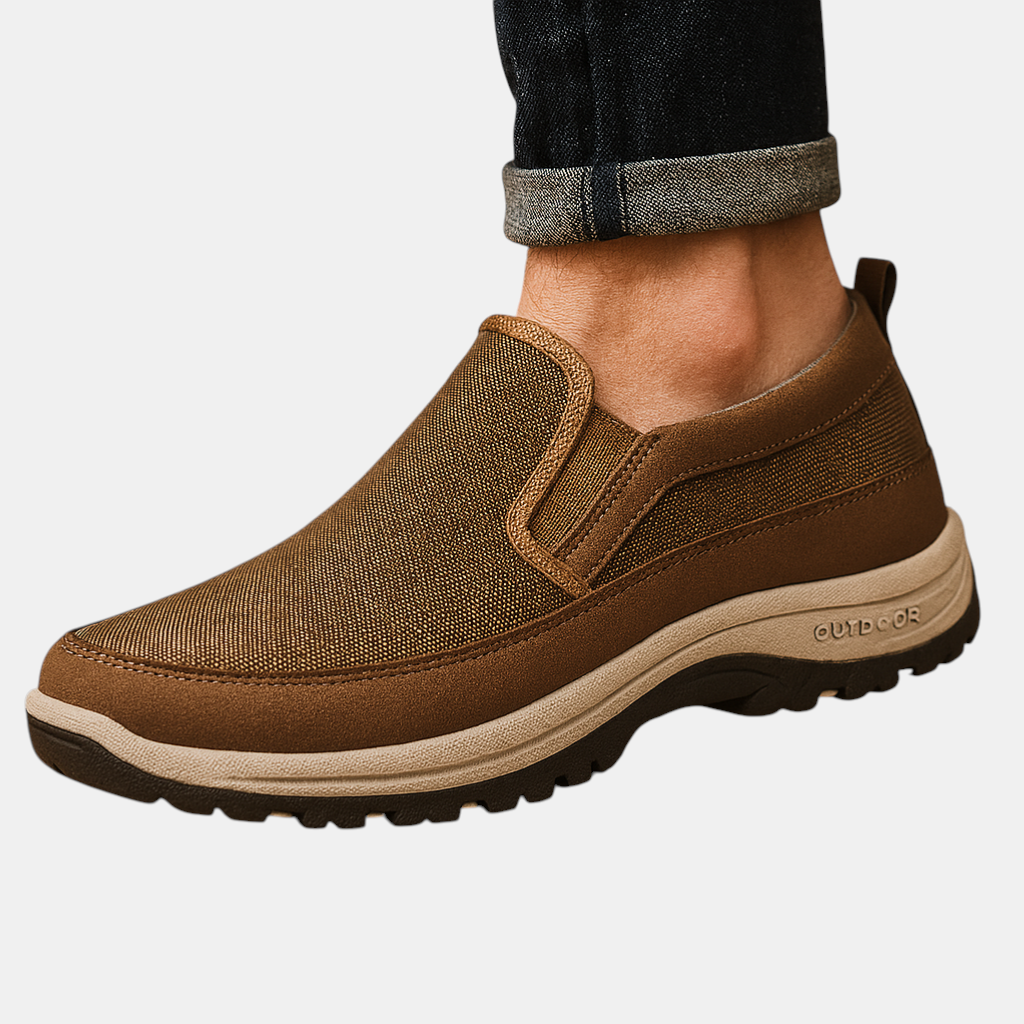 Comfortabele instappers voor heren met ademend bovenwerk, rubberen zool en lichtgewicht design – ideaal voor wandelen, reizen of dagelijks gebruik.