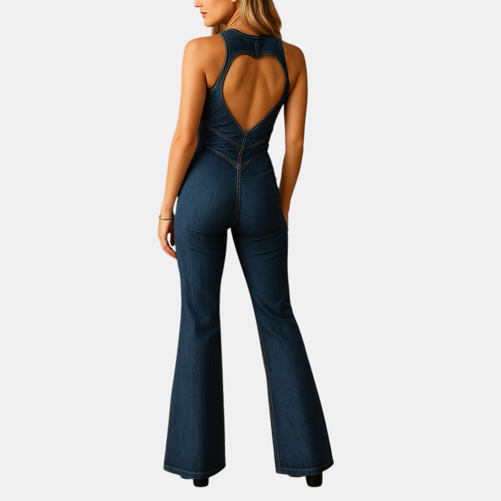 Mouwloze dames jumpsuit van denim met hartvormige halslijn en bodycon pasvorm, ideaal voor zomer, festivals en avondjes uit.