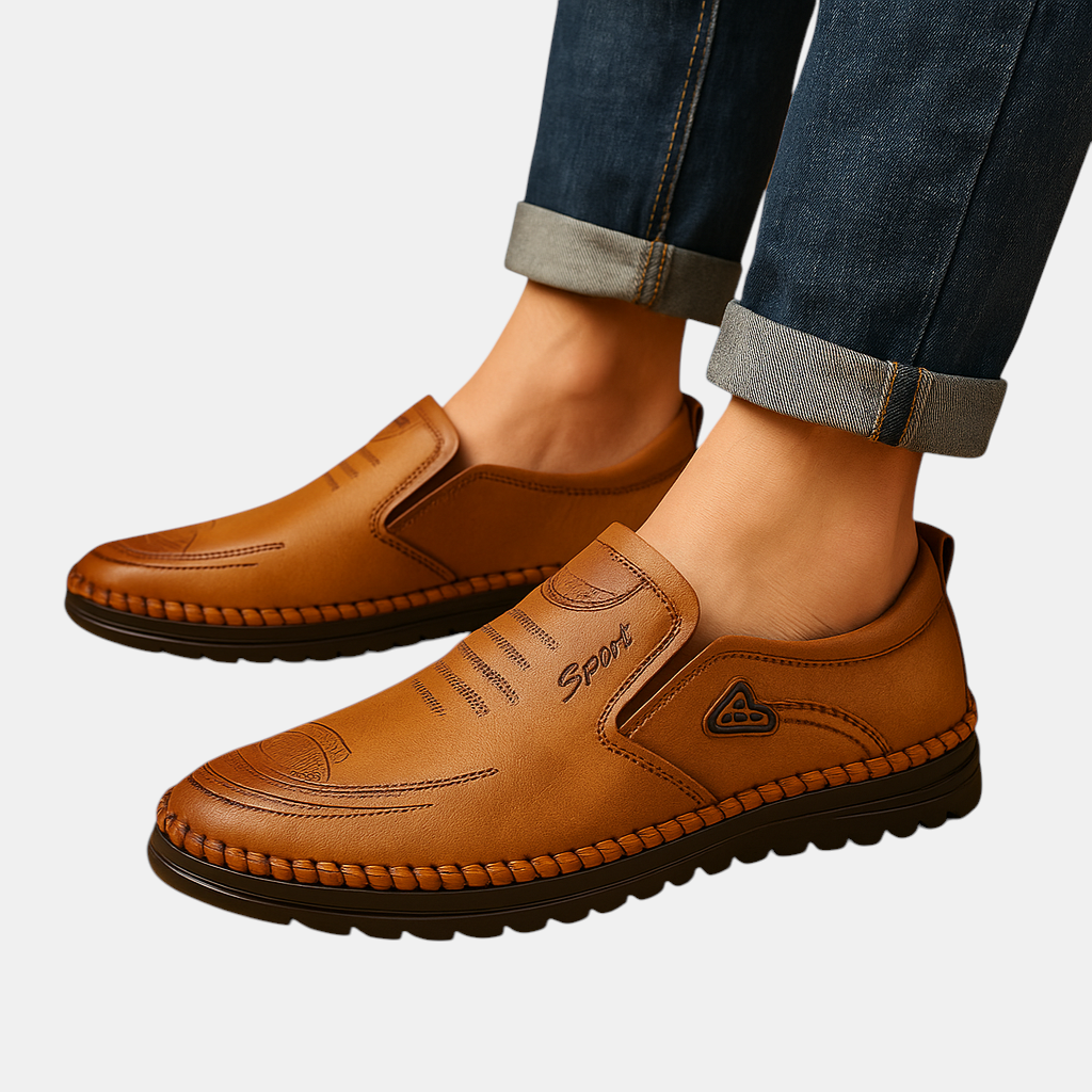 Heren instappers met ademend bovenwerk, comfortabele pasvorm en stijlvolle afwerking, perfect voor werk en dagelijks gebruik.