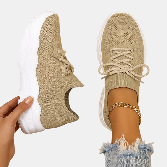 Stijlvolle instapschoenen voor dames met extra ondersteuning en slipvaste zool, ideaal voor dagelijks gebruik, werk en wandelcomfort.