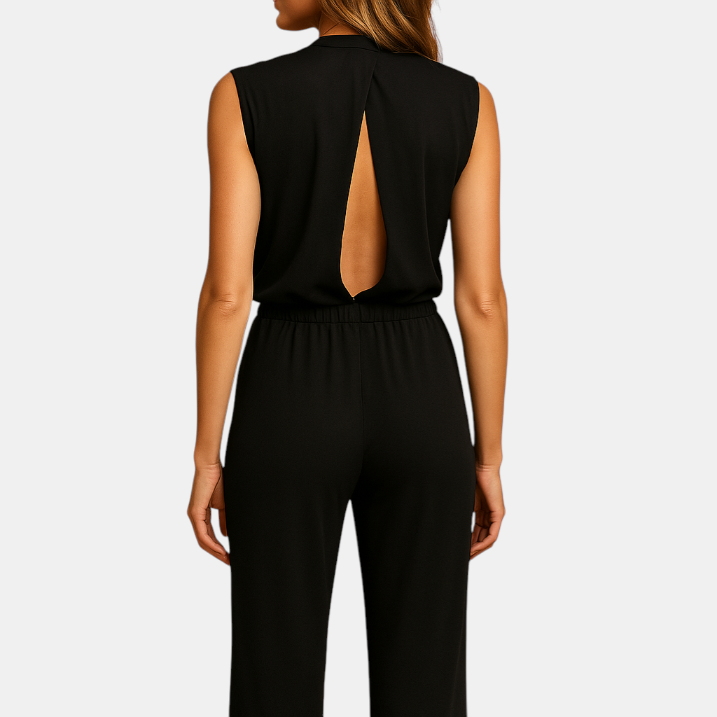 Stijlvolle dames jumpsuit met hoge taille, halterhals en wijde pijpen – ideaal voor feestelijke gelegenheden en avondjes uit.