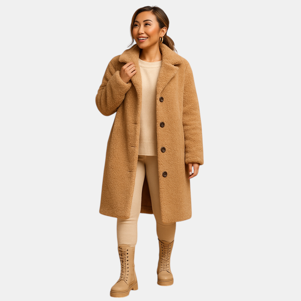 Lange teddy jas in beige voor dames van ultrazacht materiaal met elegante pasvorm, perfect voor stijlvolle en warme winterdagen.