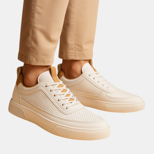 Lichtgewicht en comfortabele herensneakers met zachte binnenzool en stevige grip, ideaal voor dagelijks gebruik of lichte activiteiten.