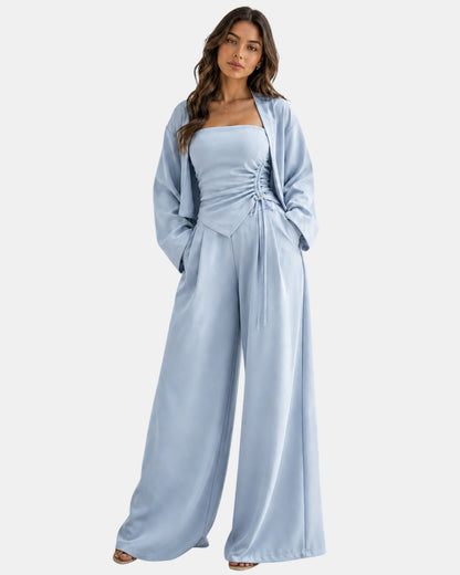 Luxen-Amsterdam Livia strapless top met ruches en wijde pijpen broek in lichtblauw satijn.