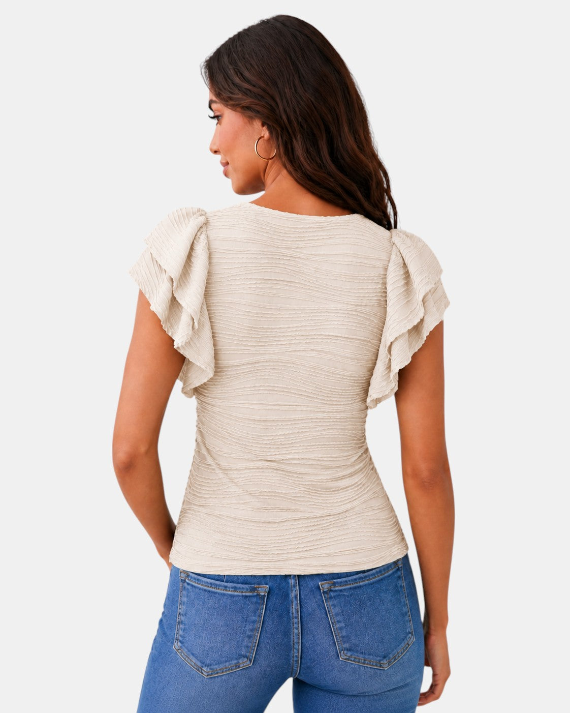 Luxen-Amsterdam Noor Ruffle Blouse in beige met geplooide textuur en ruches op de mouwen.
