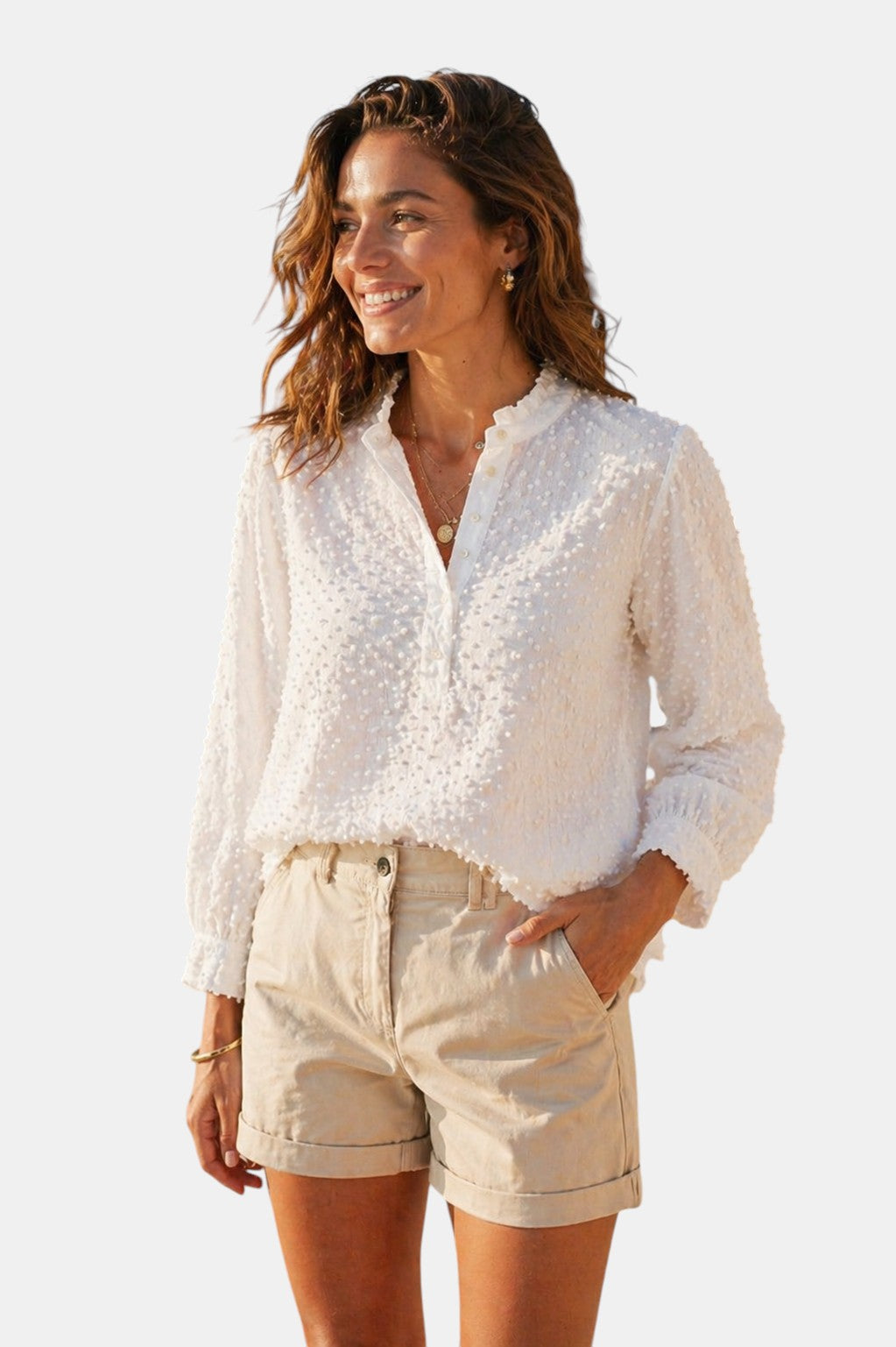 Luxen-Amsterdam witte blouse met bloemenprint, V-hals en driekwart wijde mouwen. Gemaakt van rayon en nylon.
