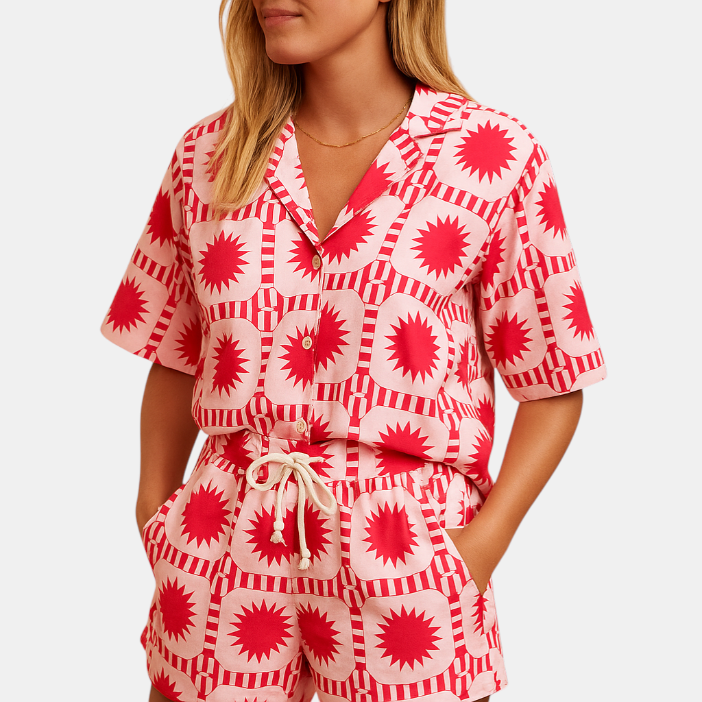 Luxurious summer dress with floral print and elastic waistband, perfect for beach, city, or casual outings