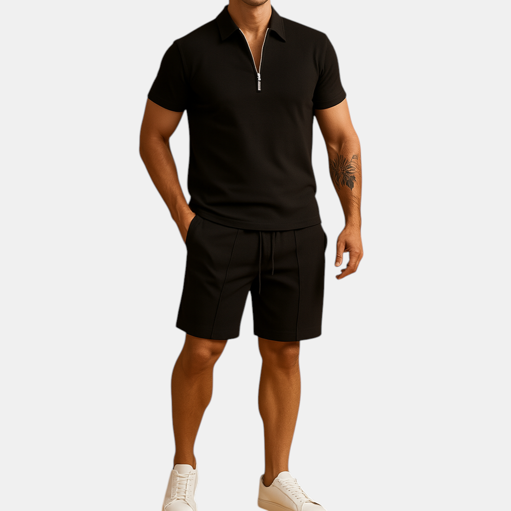 Heren zomerset met elegante polo en korte broek, perfect voor warme dagen en stijlvolle zomeroutfits.