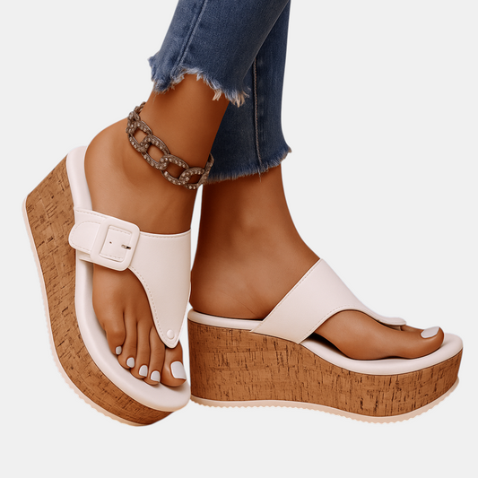 Elegante dames sandalen met hoog platform, verstelbare bandjes en antislipzool voor dagelijks comfort.