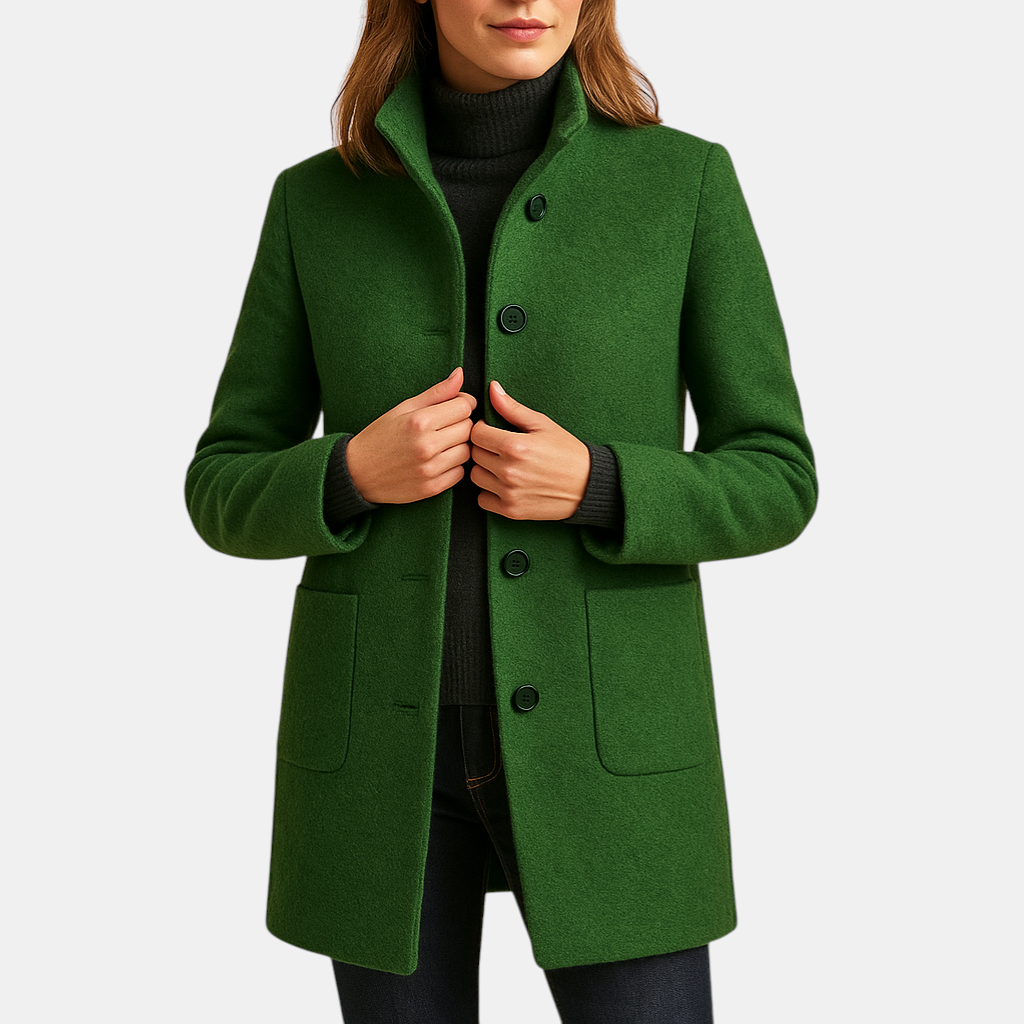Zachte winterjas voor dames met relaxte pasvorm en tijdloze details. Elegant, warm en comfortabel, ideaal voor dagelijkse winterse gelegenheden.