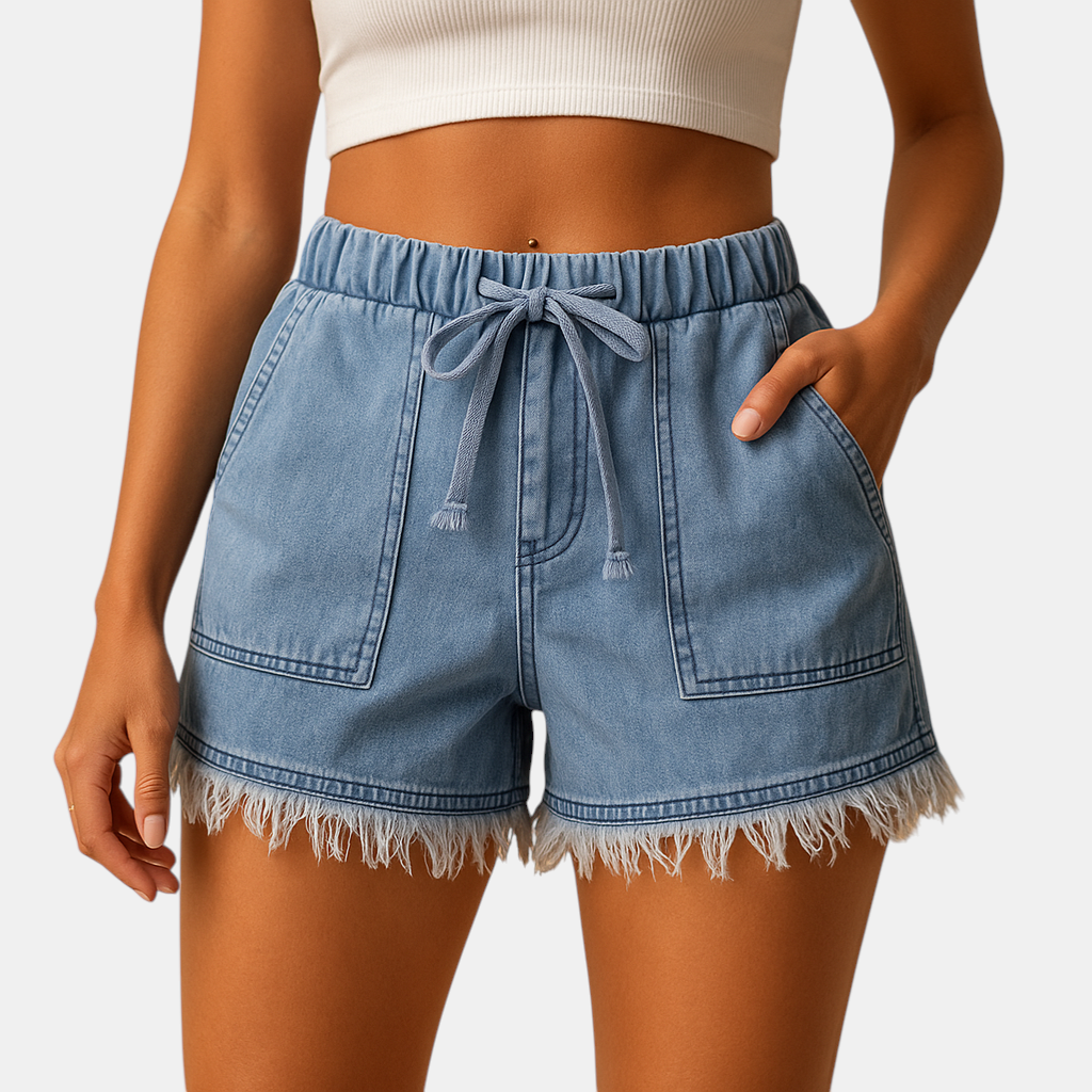 Denim short voor dames met lichte stof en flatterende pasvorm, ideaal voor zomerse dagen, vakanties of casual outfits
